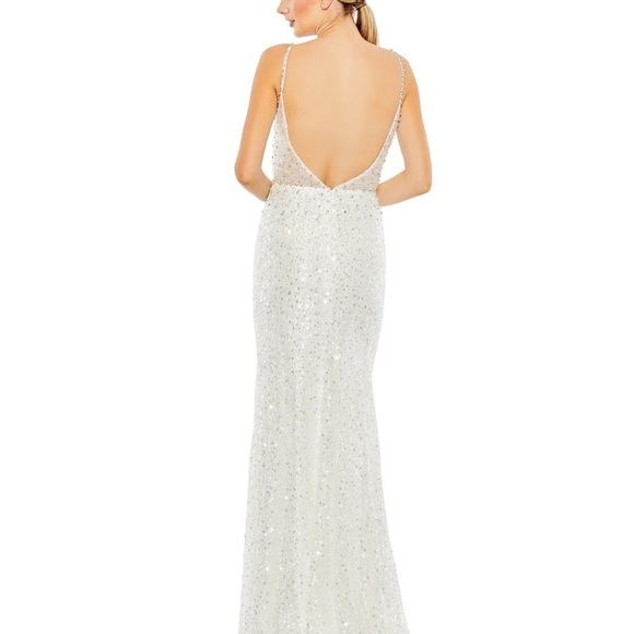 Mac Duggal 68175 EMBELLISHED PLUNGE NECK SLEEVELESS TRUMPET GOWN *flawed - Picture 2 of 10